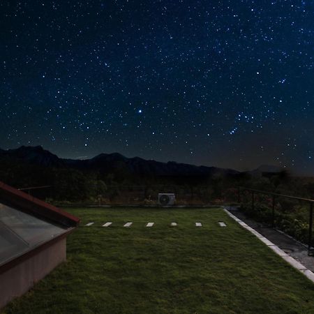Villa Ambara Sumberkima Banyuwedang Esterno foto